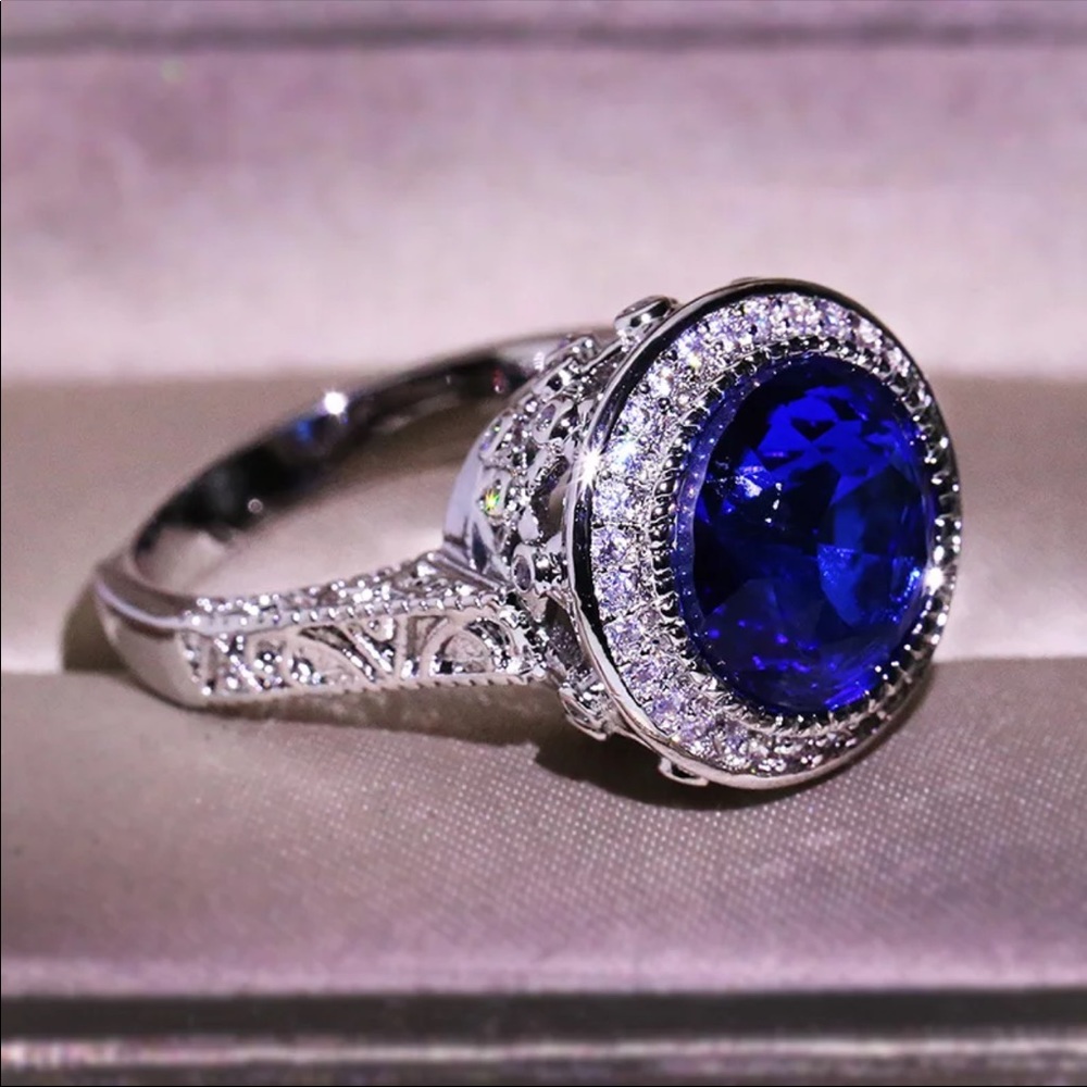 New Unisex 925 Silver Sapphire Engagement Wedding Band Ring Luxury - Picture 4 of 4